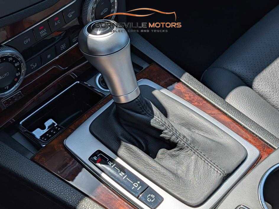 Used 2010 Mercedes-Benz C 300 Sport image 24