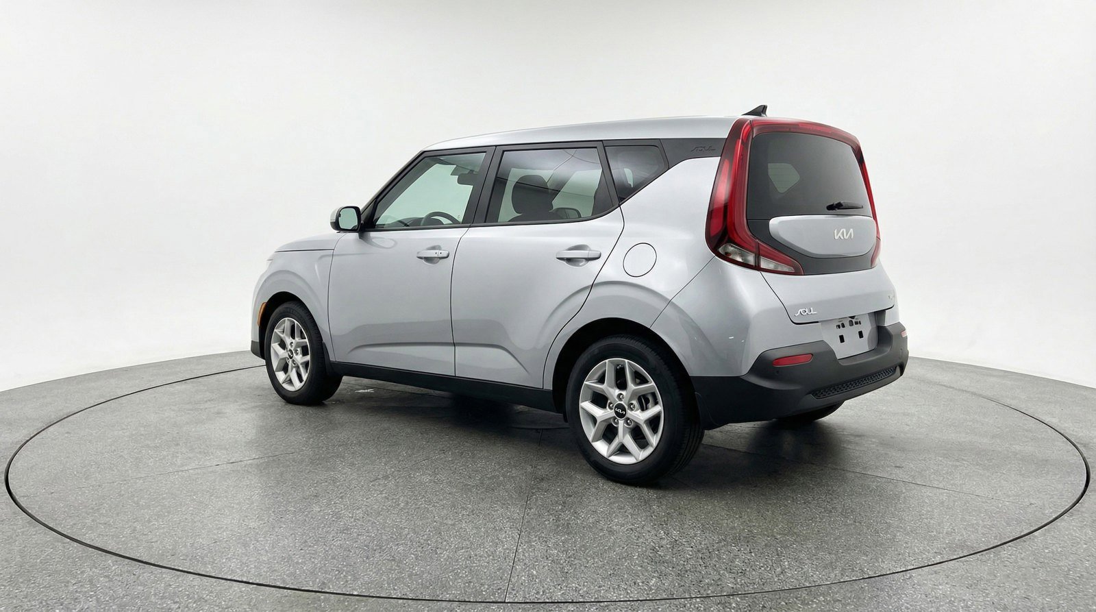 Used 2025 Kia Soul LX w/ LX Technology Package FWD image 5