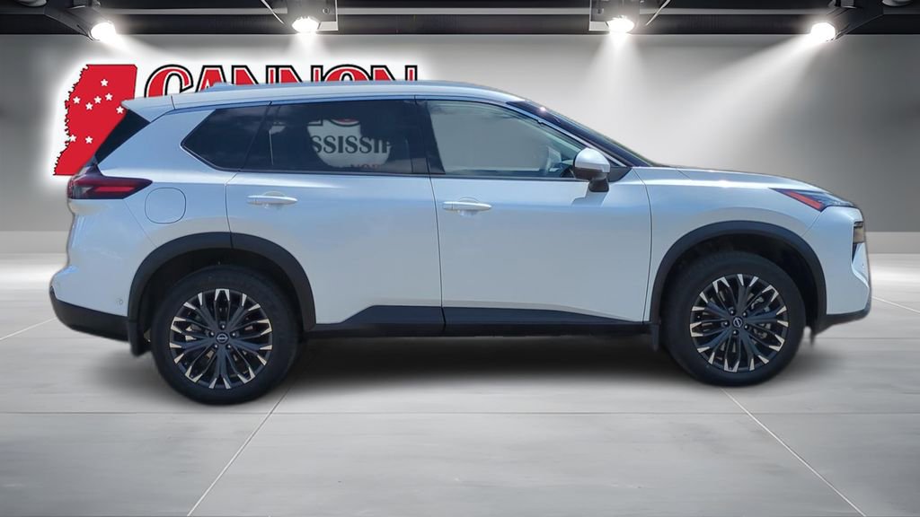 Used 2025 Nissan Rogue SL w/ Tech Package image 4