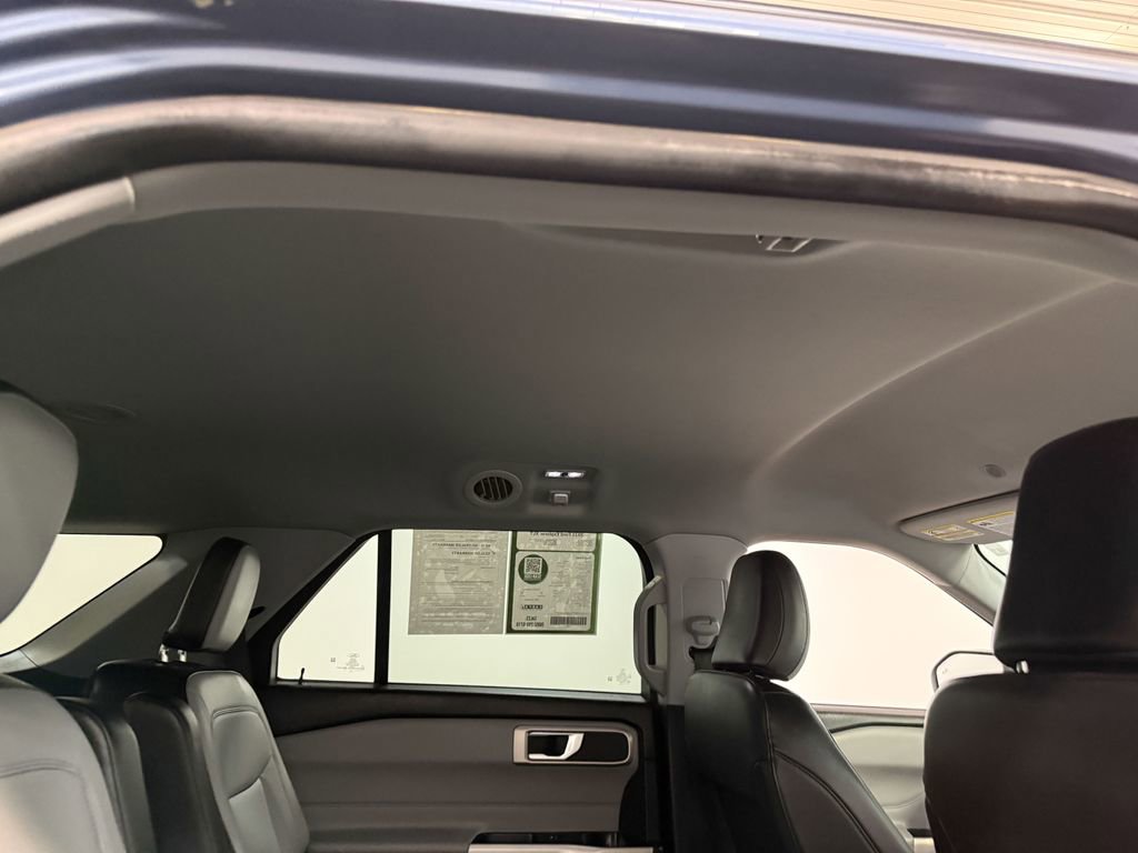 Used 2021 Ford Explorer XLT w/ Equipment Group 202A image 18