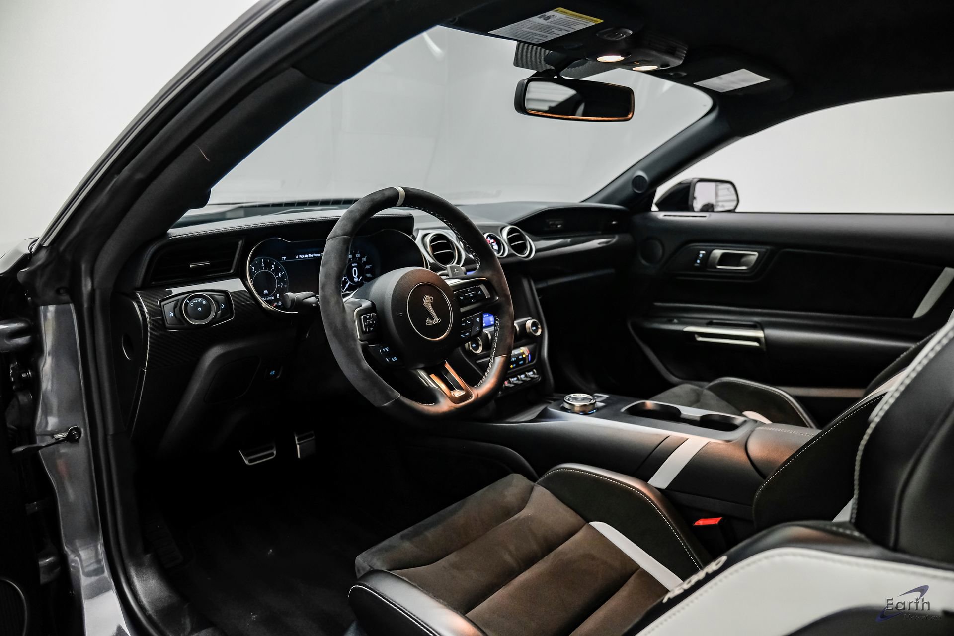 Used 2021 Ford Mustang Shelby GT500 w/ Carbon Fiber Track Pack image 40