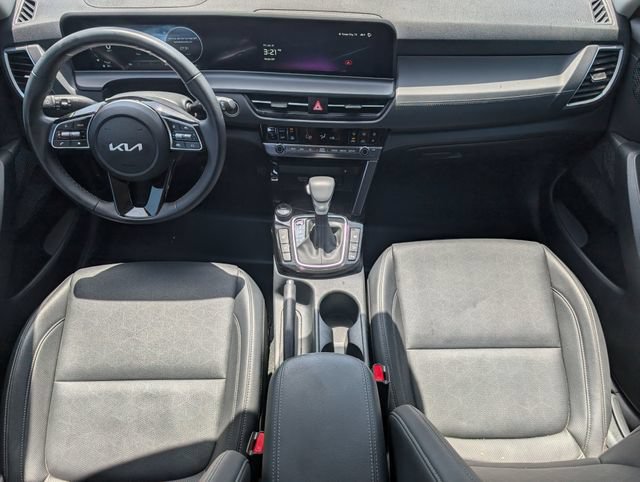 Used 2025 Kia Seltos EX FWD image 25
