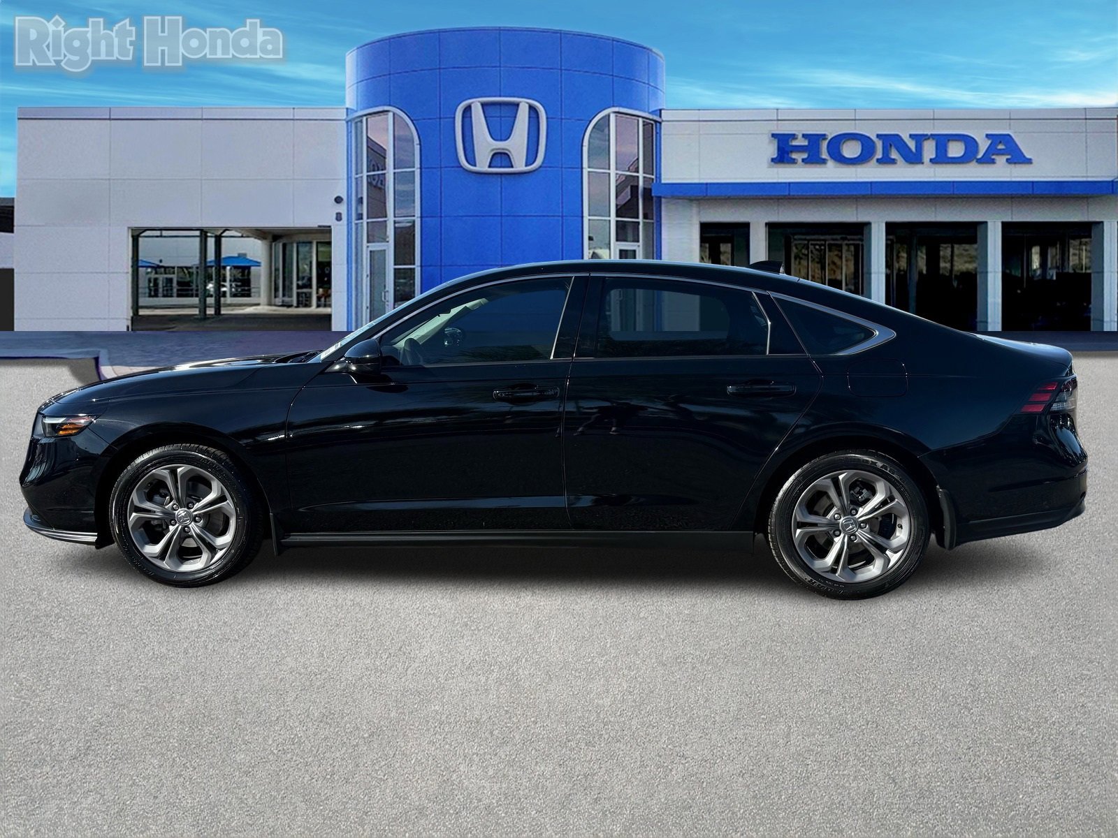 Used 2024 Honda Accord EX image 3