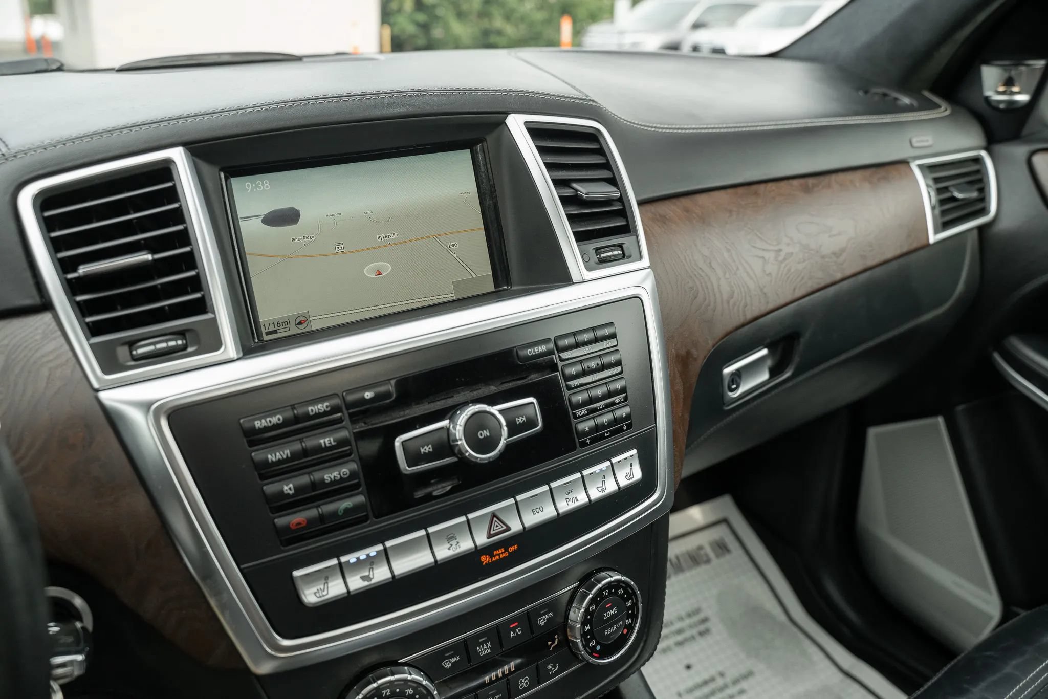 Used 2013 Mercedes-Benz GL 63 AMG 4MATIC image 29