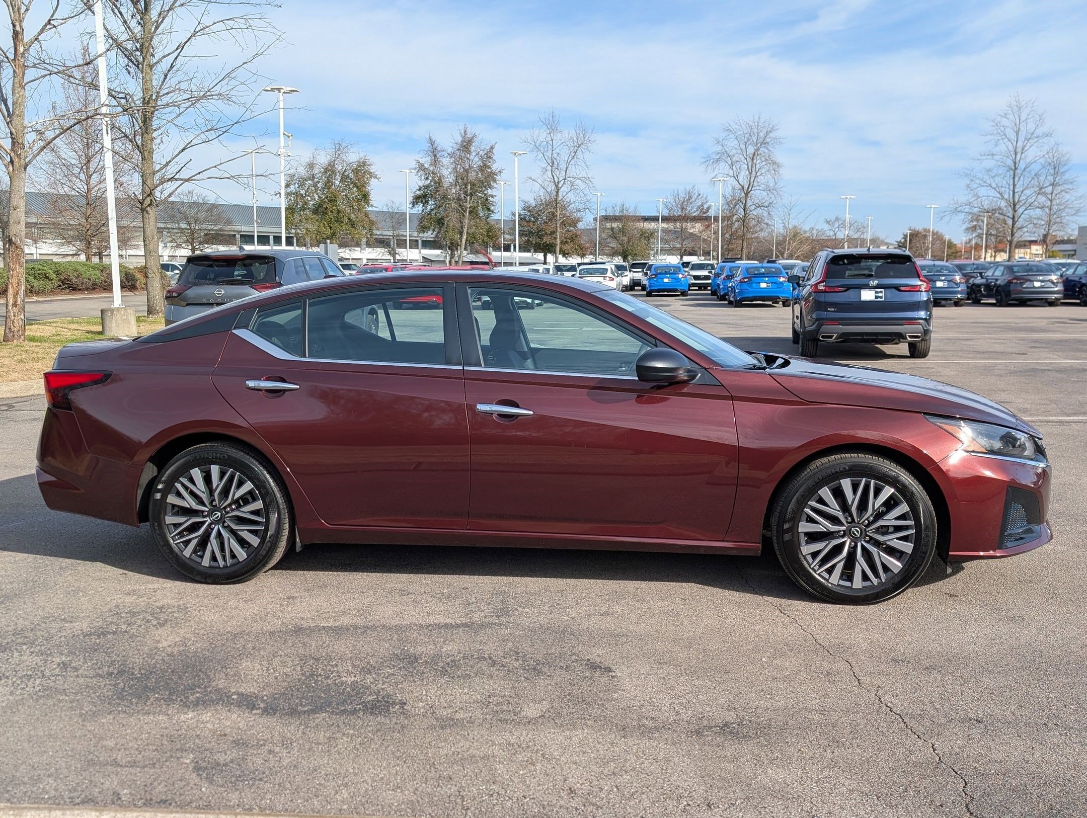 Used 2024 Nissan Altima 2.5 SV image 8