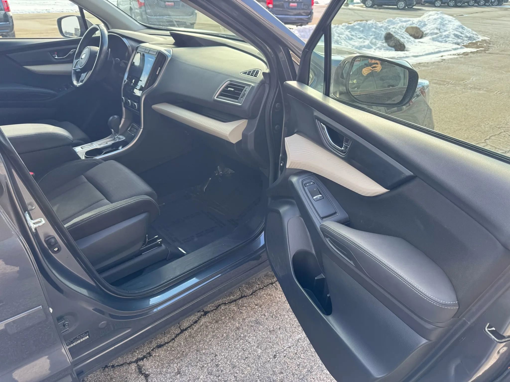 Used 2021 Subaru Ascent Premium w/ Convenience Package image 12