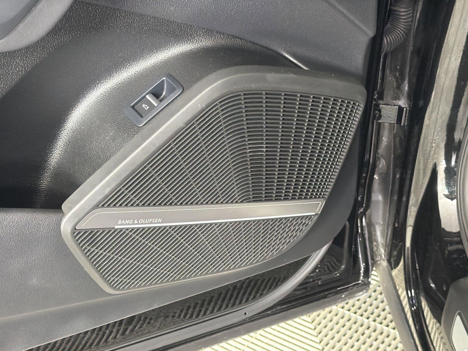 Used 2024 Audi SQ5 Premium Plus w/ Premium Plus Package image 21