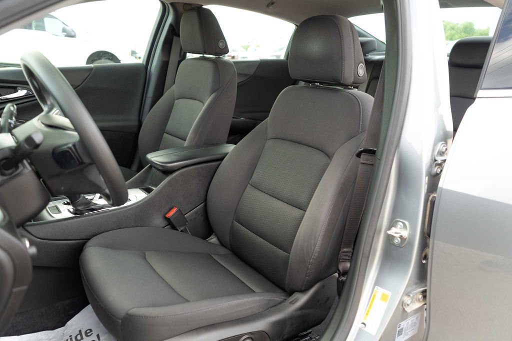 Used 2024 Chevrolet Malibu LT FWD image 12