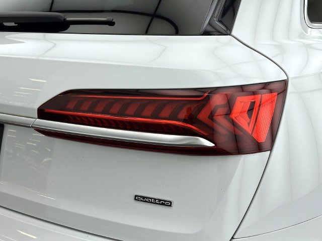 Used 2023 Audi Q7 2.0T Premium w/ Convenience Package AWD/4WD image 9