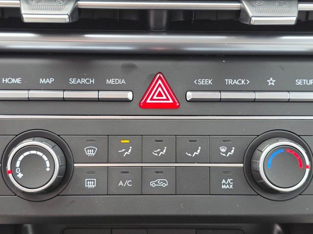 Certified 2025 Hyundai Tucson SE image 17