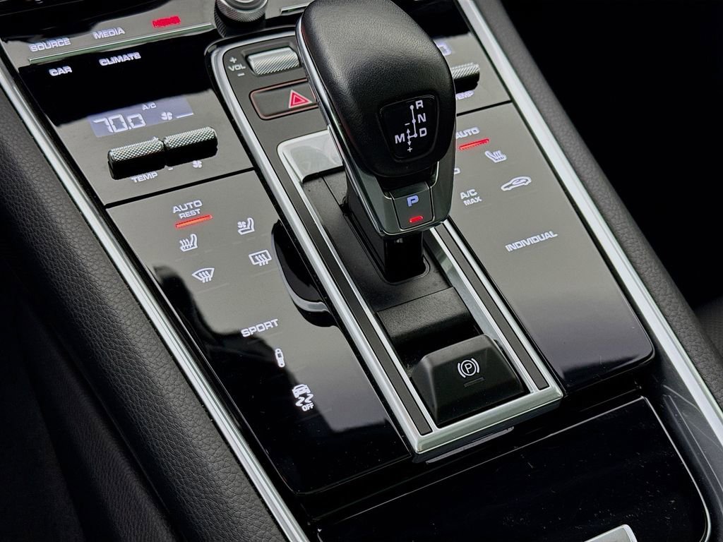 Certified 2023 Porsche Panamera Platinum Edition image 24