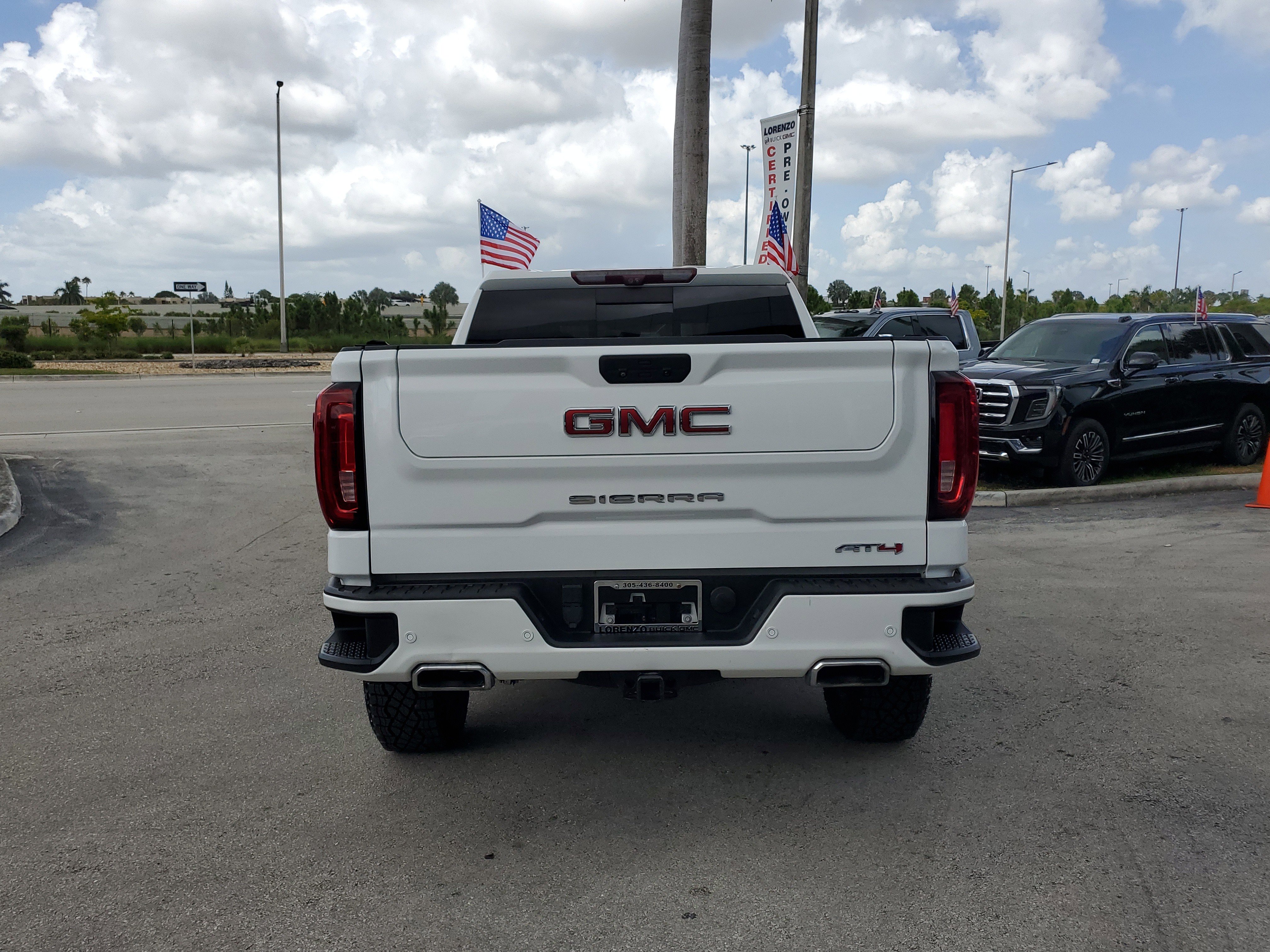 Used 2020 GMC Sierra 1500 AT4 w/ AT4 Premium Package image 6