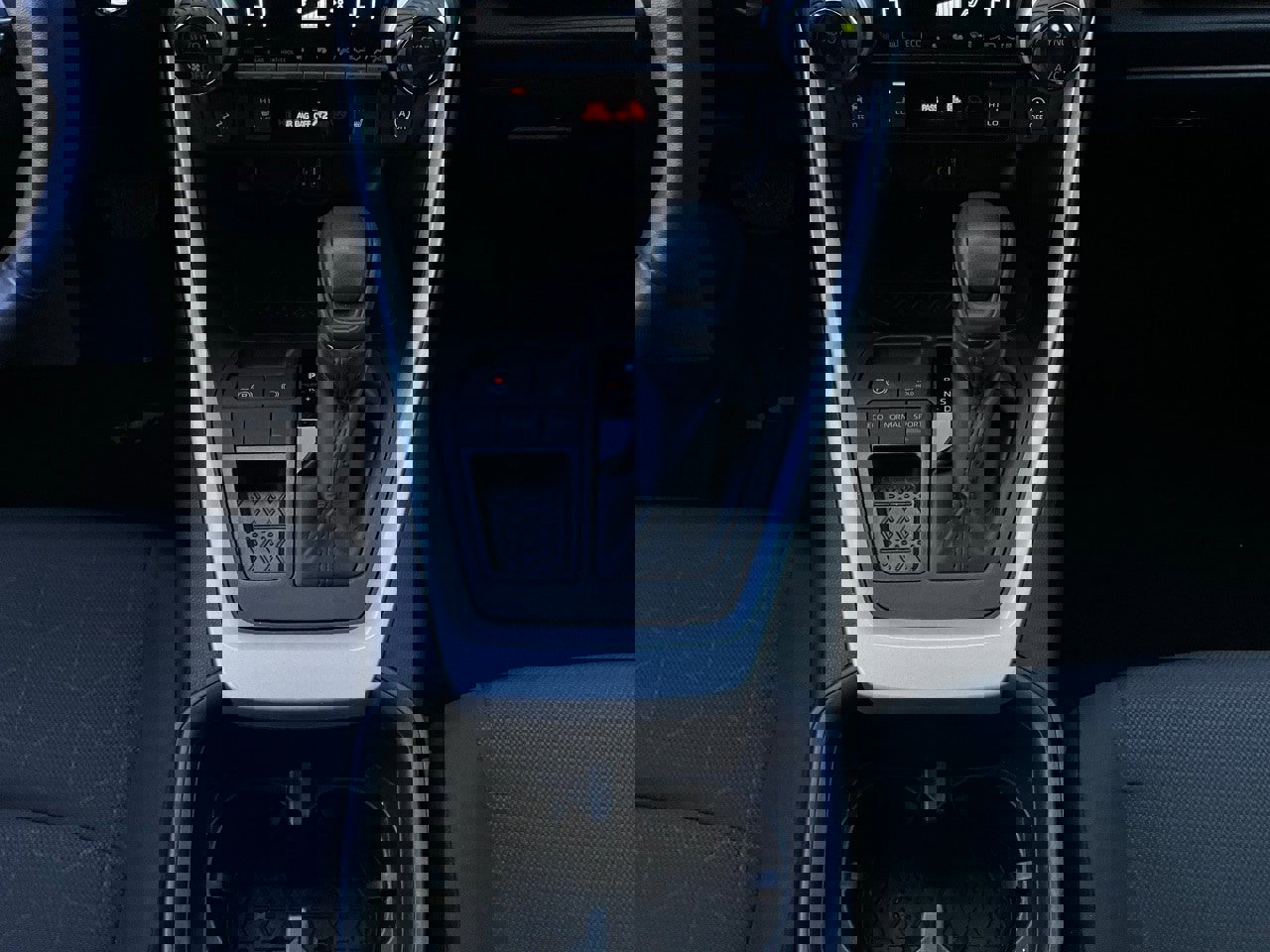 Used 2025 Toyota RAV4 XLE image 15