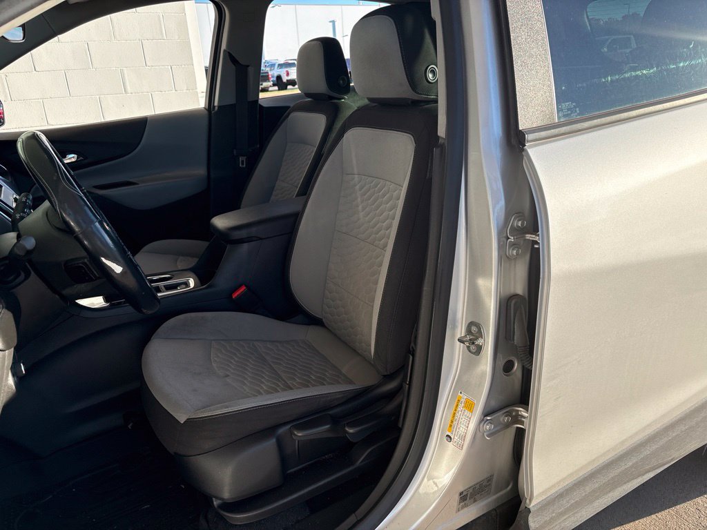 Used 2020 Chevrolet Equinox LS w/ LPO, Floor Liner Package FWD image 8