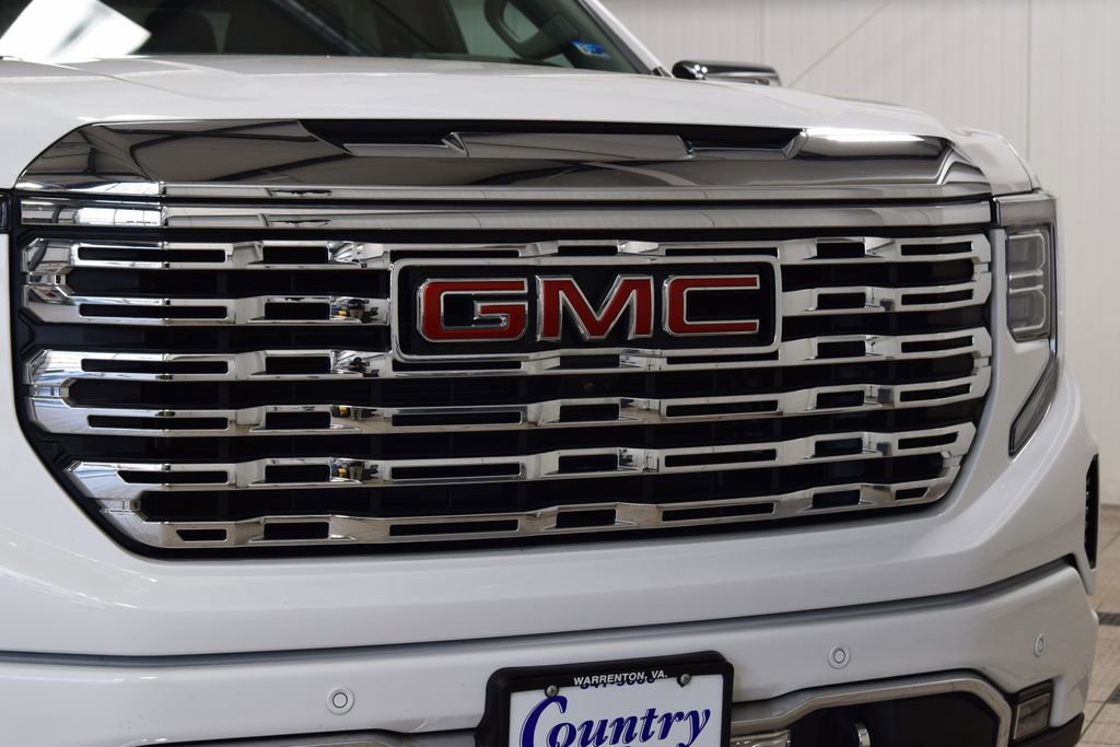 Used 2023 GMC Sierra 1500 Denali w/ Technology Package AWD/4WD image 11