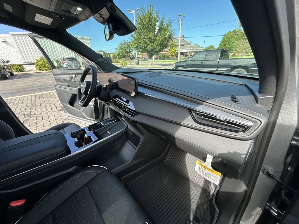 New 2026 Buick Enclave Sport Touring w/ LPO, Floor Liner Package image 29