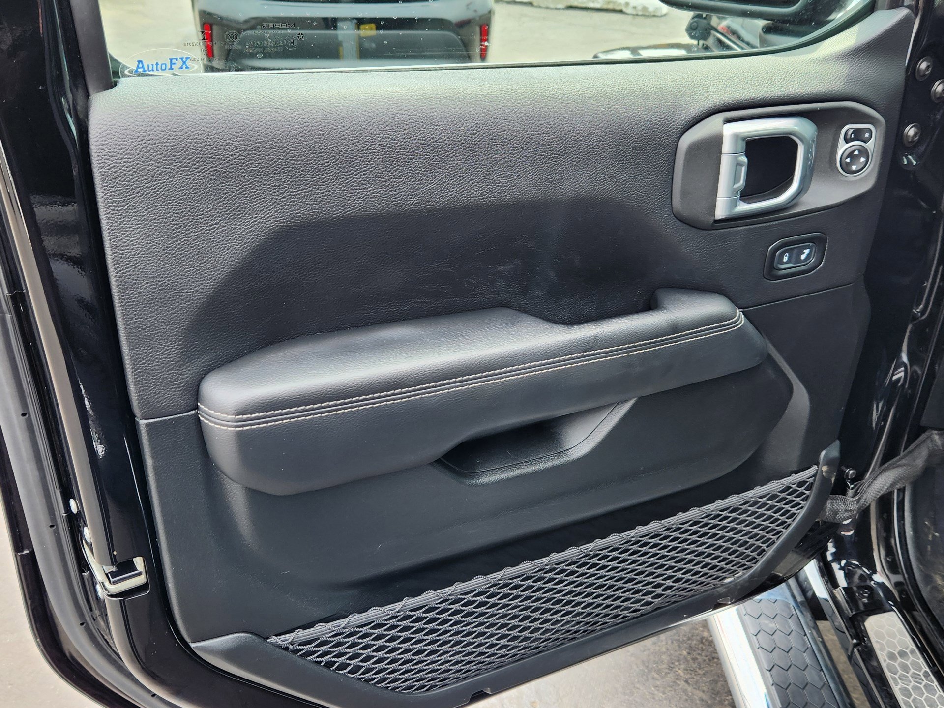 Used 2020 Jeep Wrangler Unlimited Sahara image 10