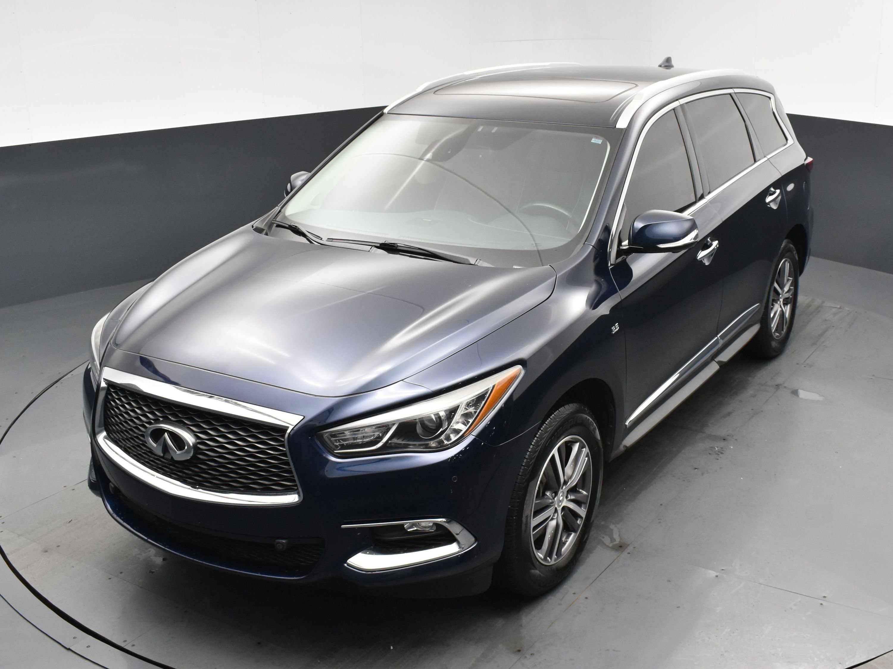 Used 2019 INFINITI QX60 Luxe w/ Essential Package image 17