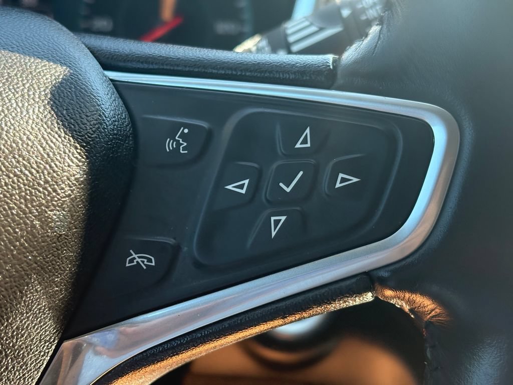 Used 2018 Chevrolet Equinox LT FWD image 8