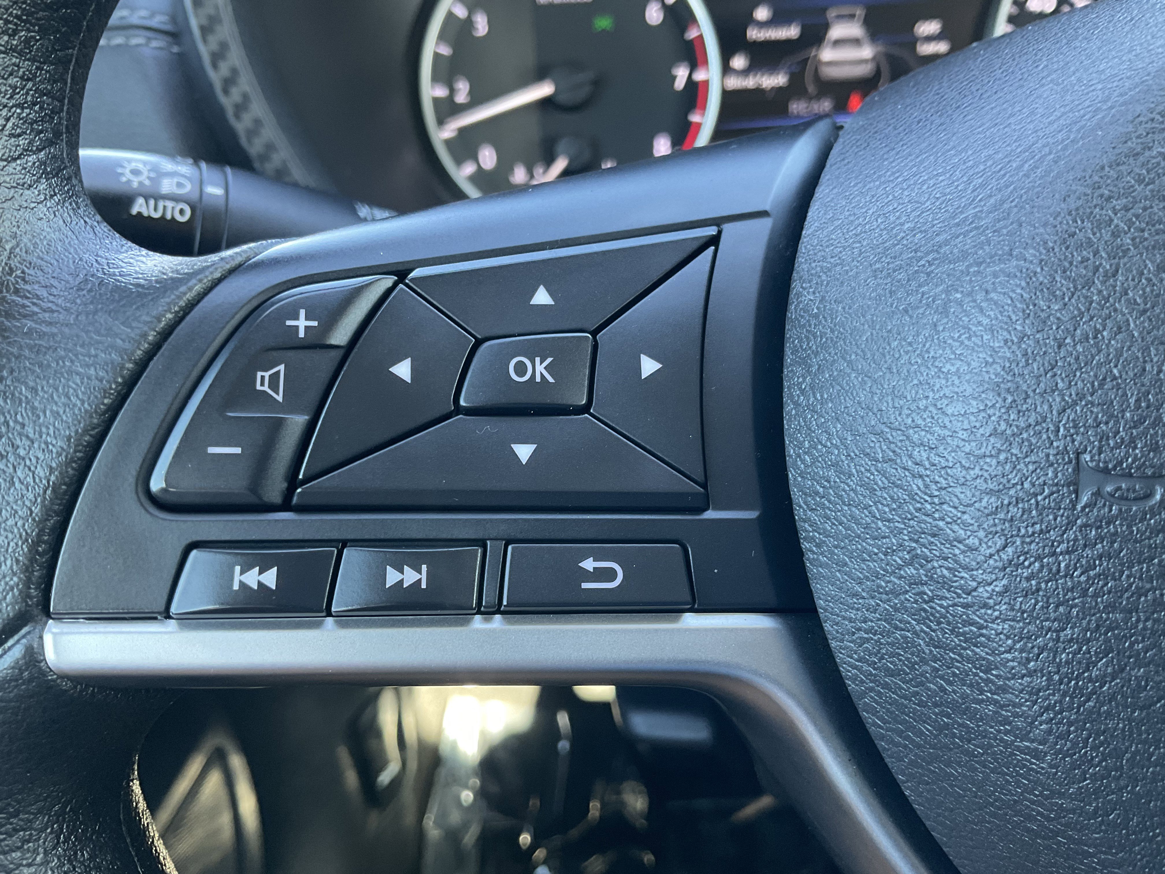 Used 2023 Nissan Sentra SV image 30