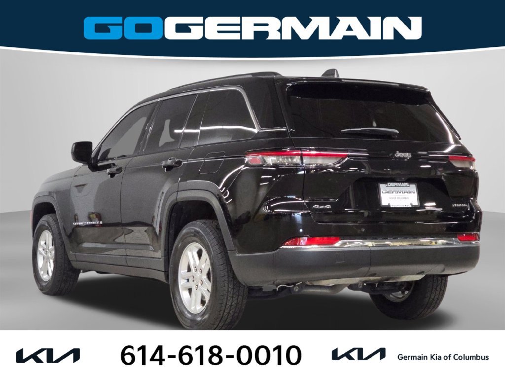 Used 2023 Jeep Grand Cherokee Laredo w/ Luxury Tech Group I AWD/4WD image 10