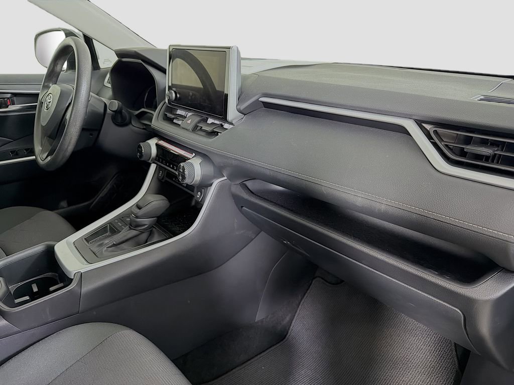 Used 2025 Toyota RAV4 XLE FWD image 29