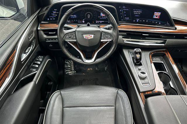 Used 2023 Cadillac Escalade ESV Premium Luxury AWD/4WD image 15
