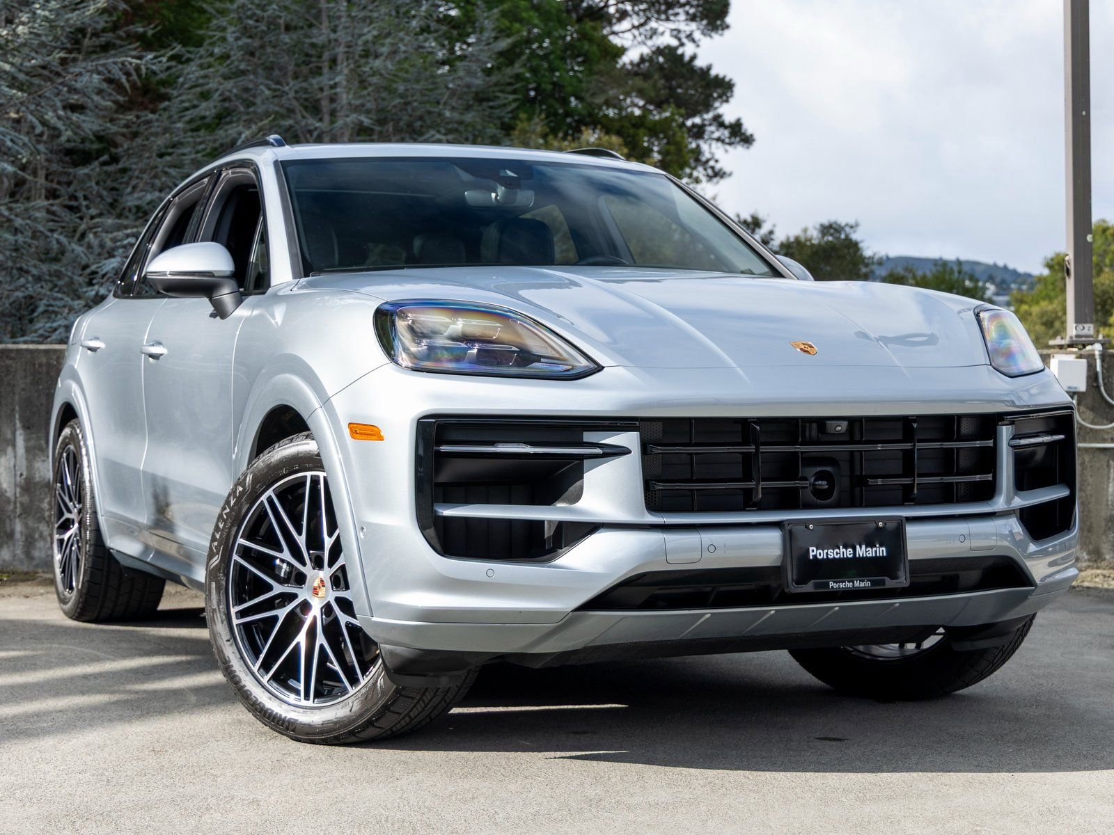 Certified 2025 Porsche Cayenne image 9