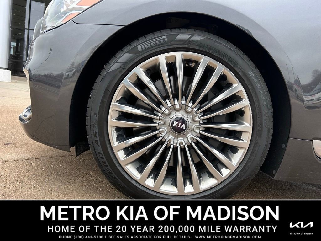Used 2020 Kia K900 Luxury w/ VIP Package image 10