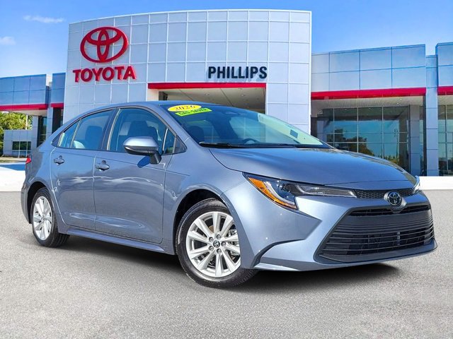 Used 2026 Toyota Corolla LE image 1