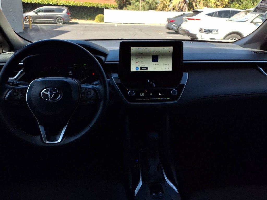 Certified 2024 Toyota Corolla Cross AWD Hybrid w/ Moonroof Package image 31
