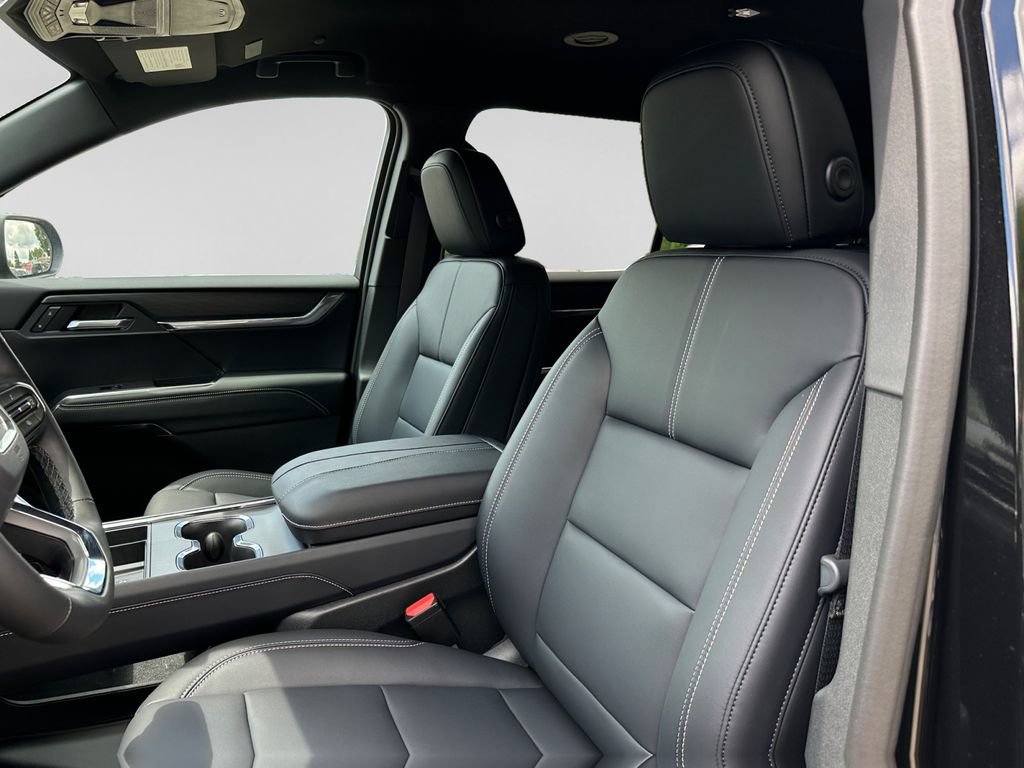 New 2026 GMC Acadia Elevation w/ Elevation Premium Package AWD/4WD image 17