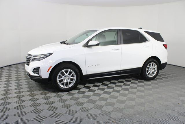 Used 2024 Chevrolet Equinox LT image 2