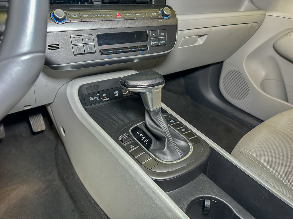 Used 2025 Hyundai Kona SEL AWD/4WD image 32