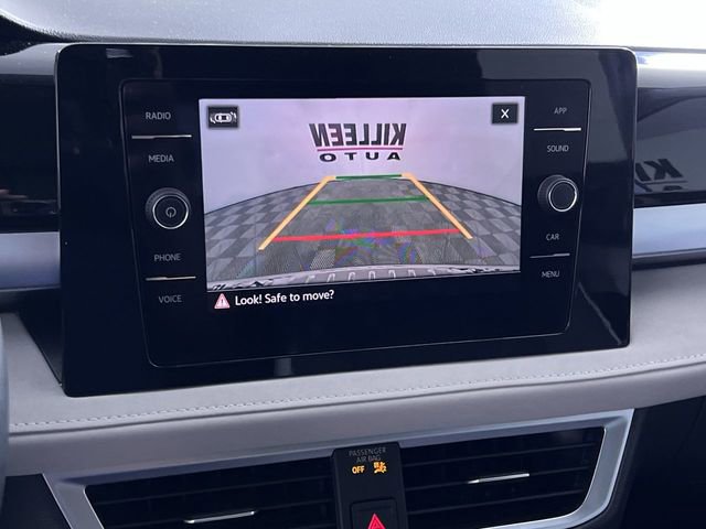 Used 2025 Volkswagen Taos SE image 17