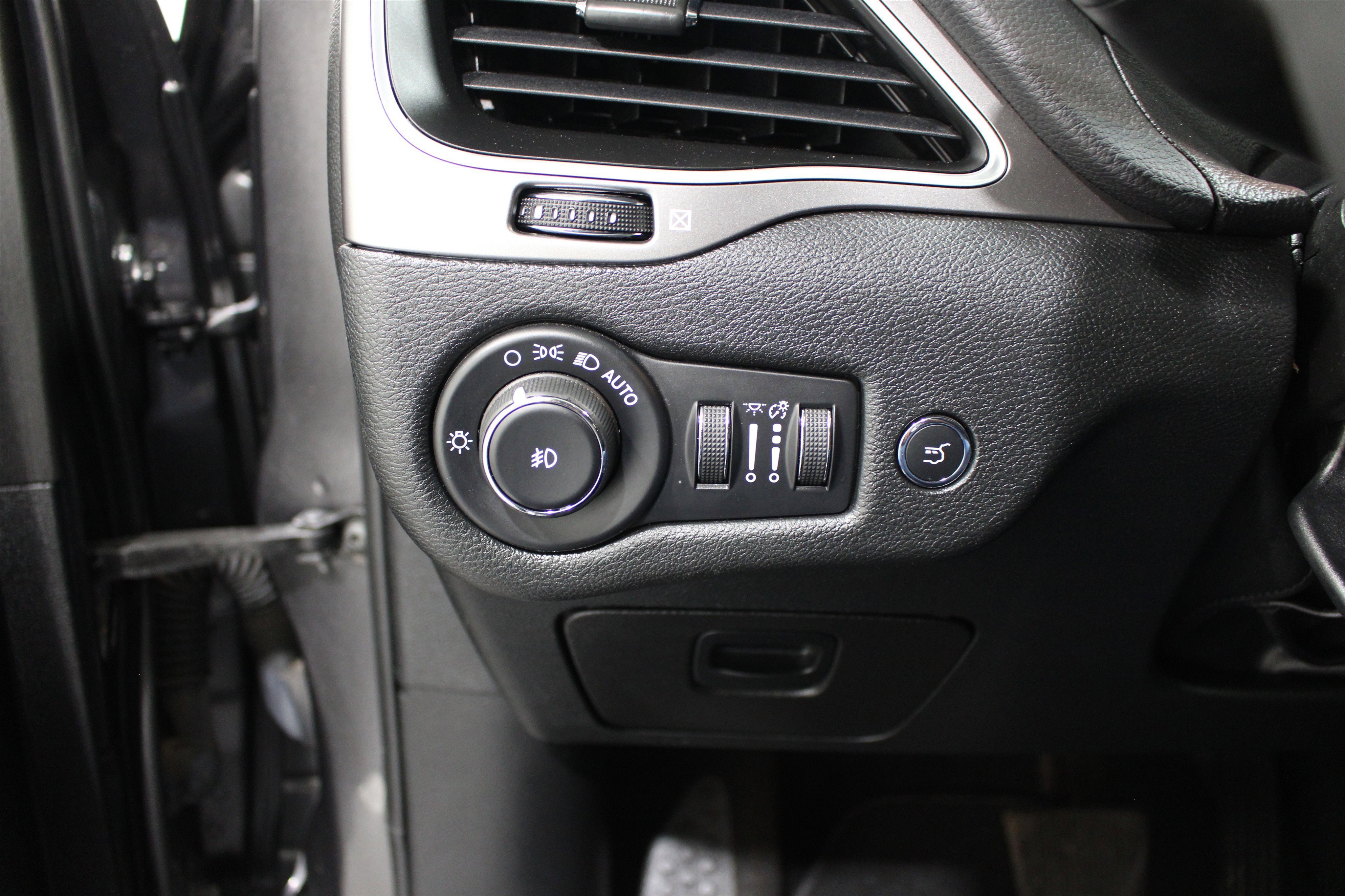 Used 2022 Jeep Cherokee Latitude Lux image 8