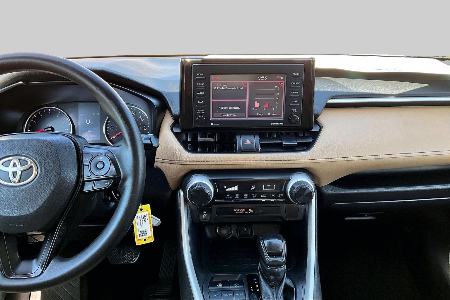 Used 2022 Toyota RAV4 LE FWD image 6