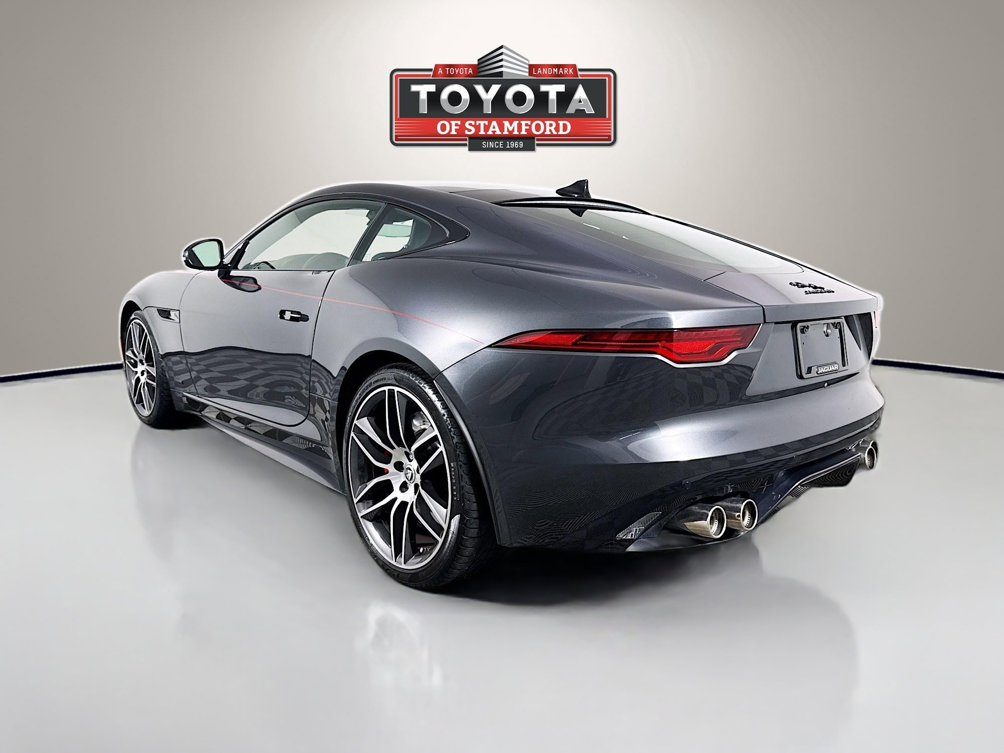 Used 2024 Jaguar F-TYPE Coupe AWD image 5