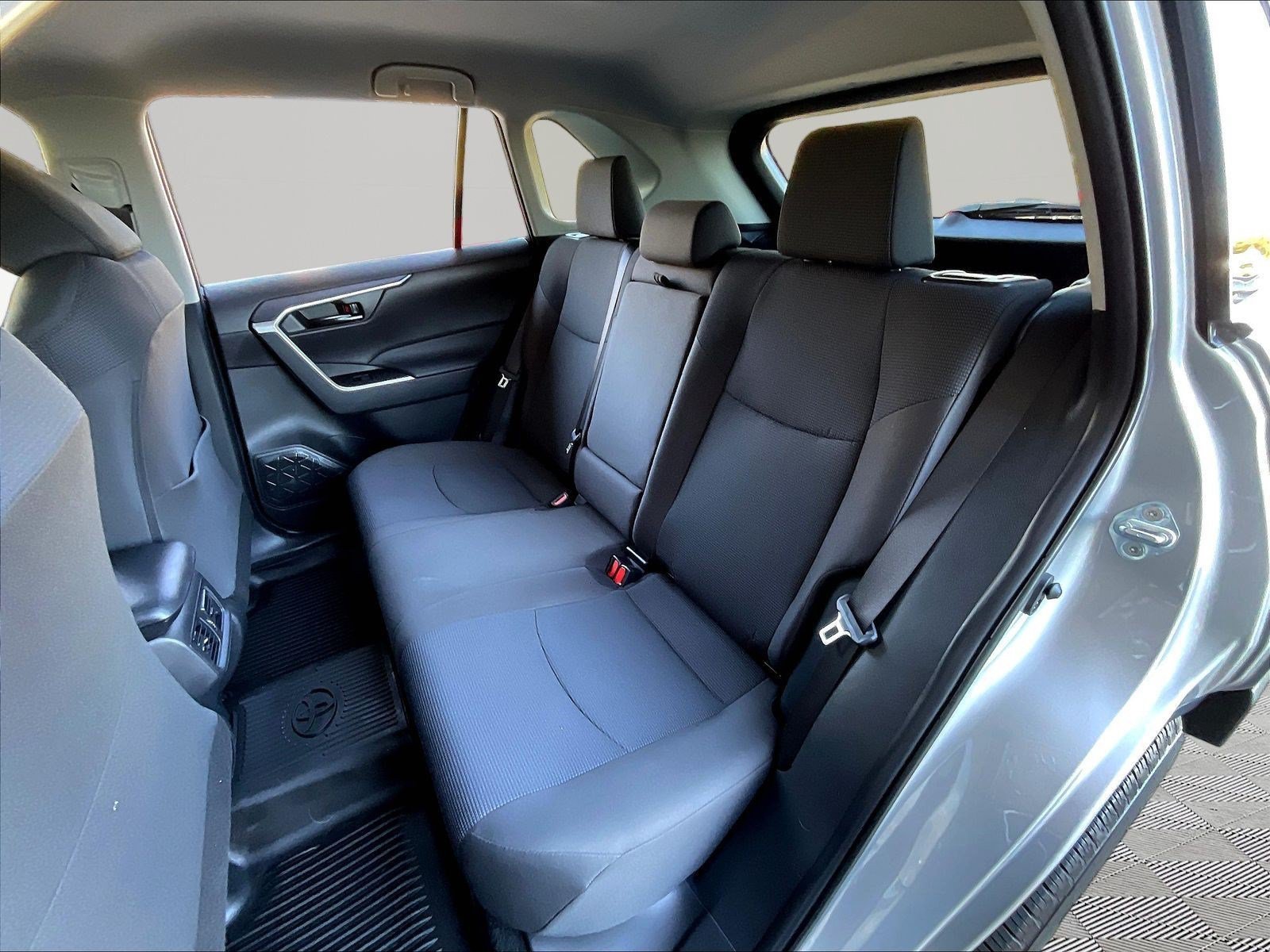 Used 2024 Toyota RAV4 LE AWD/4WD image 22