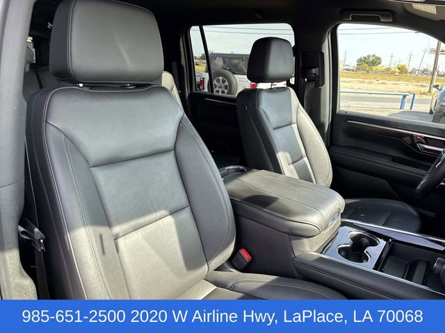 Used 2025 Chevrolet Suburban Z71 image 29
