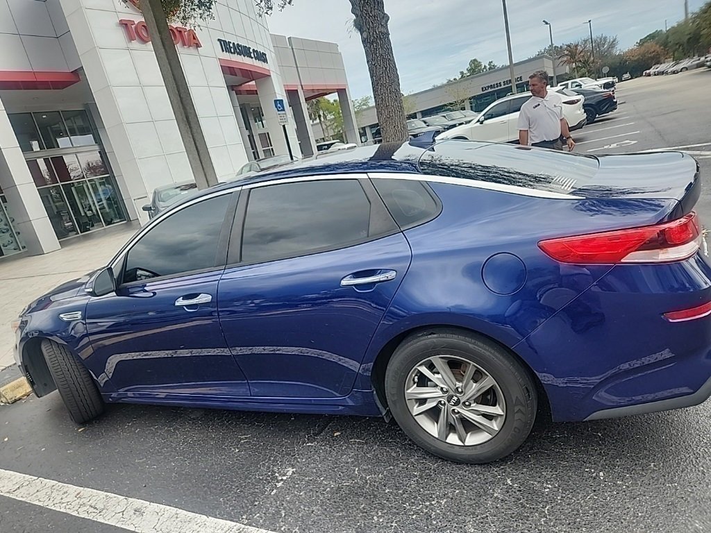 Used 2019 Kia Optima LX image 5
