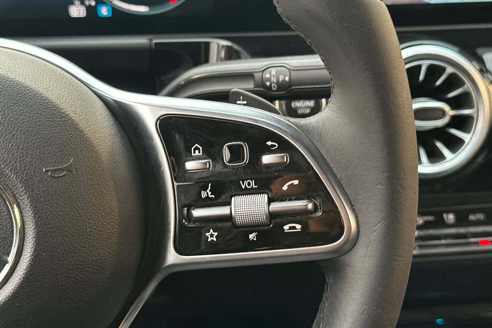 Used 2021 Mercedes-Benz GLA 250 4MATIC image 29