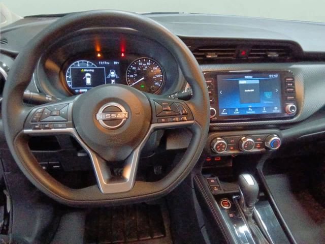 Used 2023 Nissan Kicks SV image 13