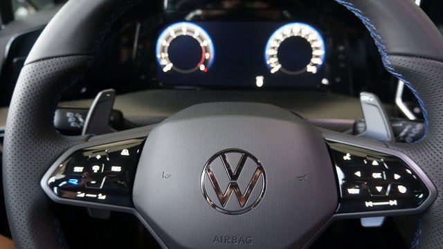 New 2025 Volkswagen Golf R Black Edition image 13