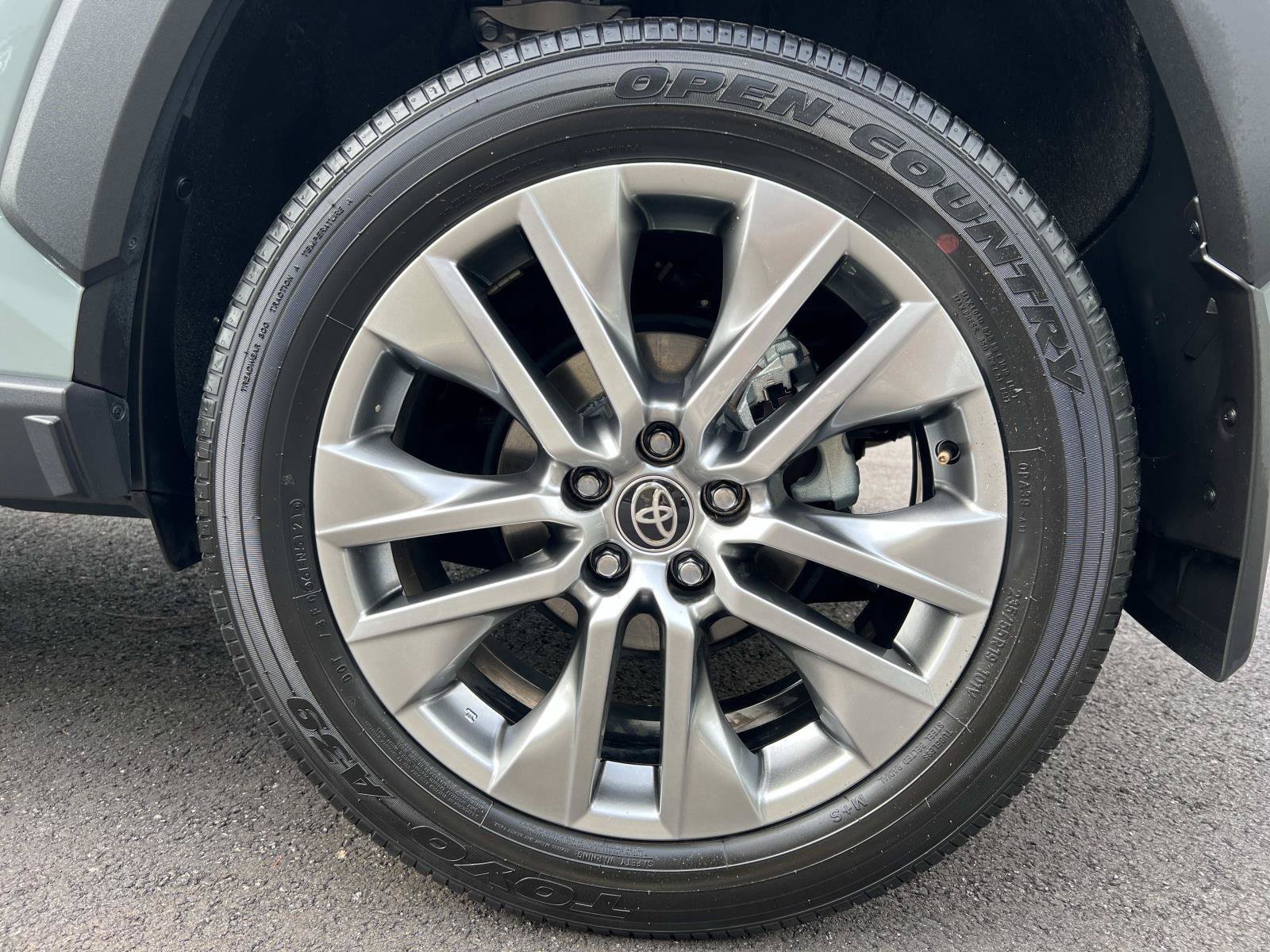 Used 2022 Toyota RAV4 XLE Premium FWD image 19