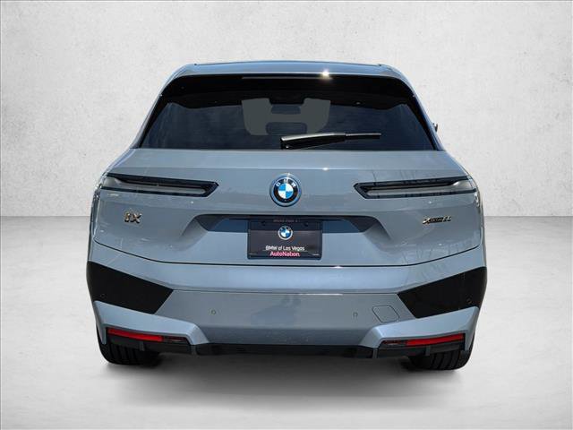 Used 2023 BMW iX xDrive50 w/ Sport Package AWD/4WD image 7