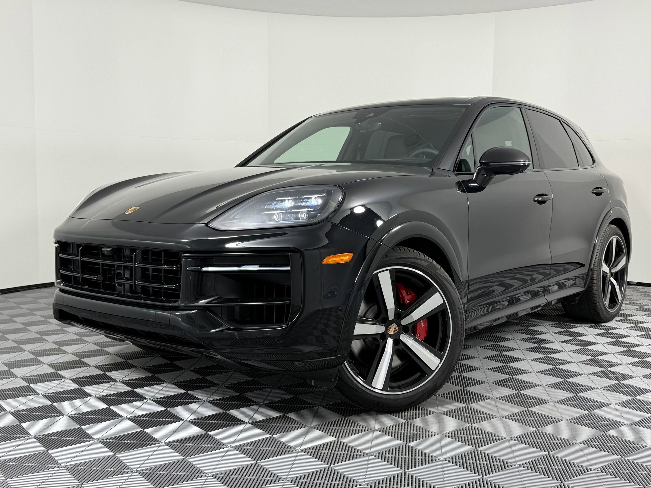 New 2026 Porsche Cayenne GTS image 1