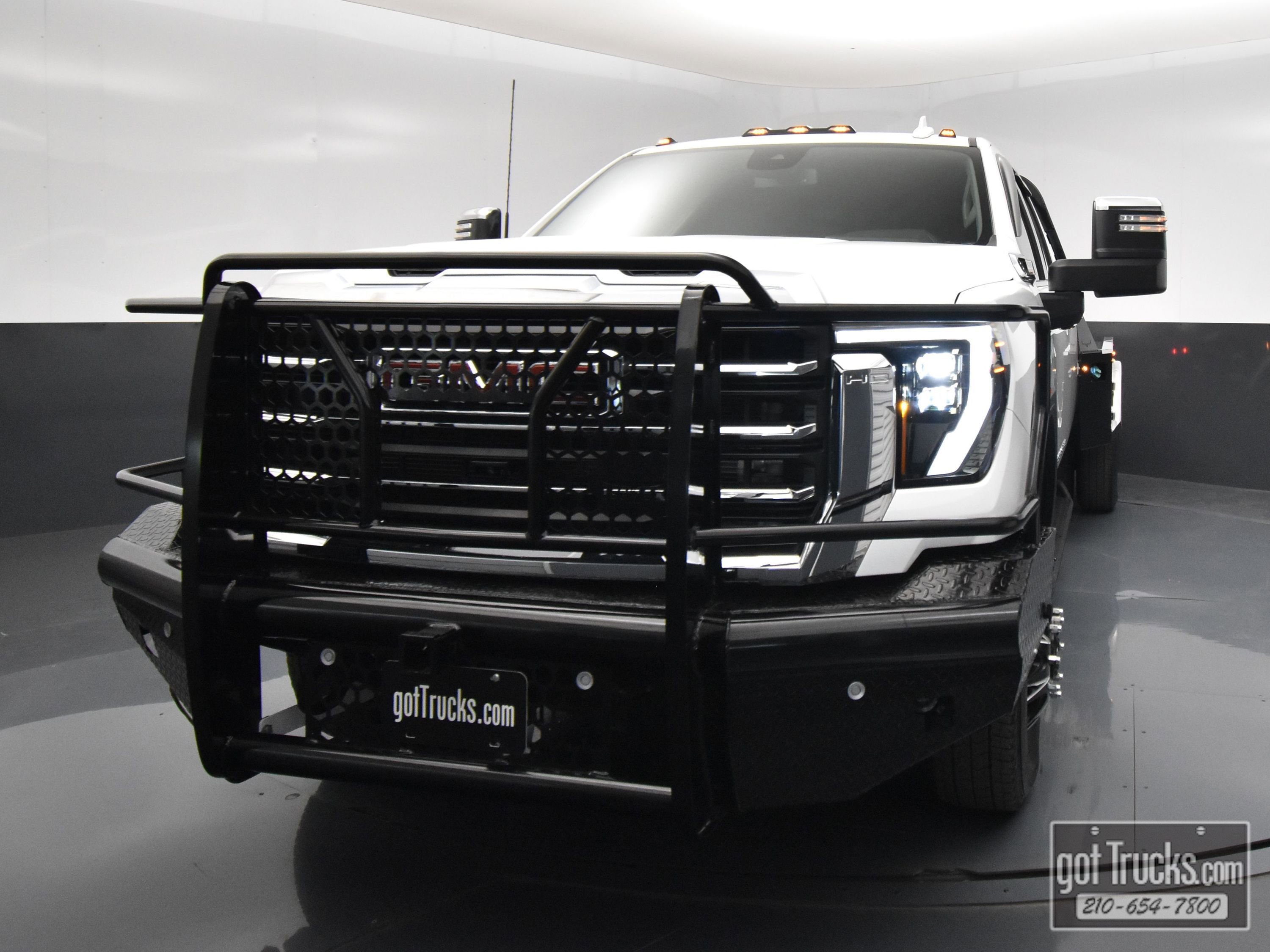 Used 2024 GMC Sierra 3500 SLT w/ SLT Convenience Package image 52