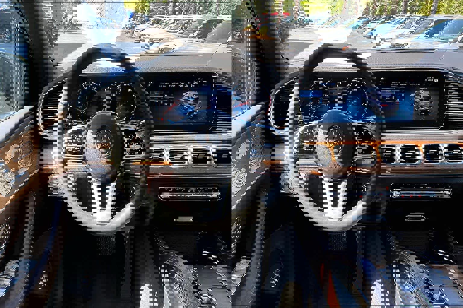 Used 2020 Mercedes-Benz GLE 350 4MATIC w/ Premium Package image 6