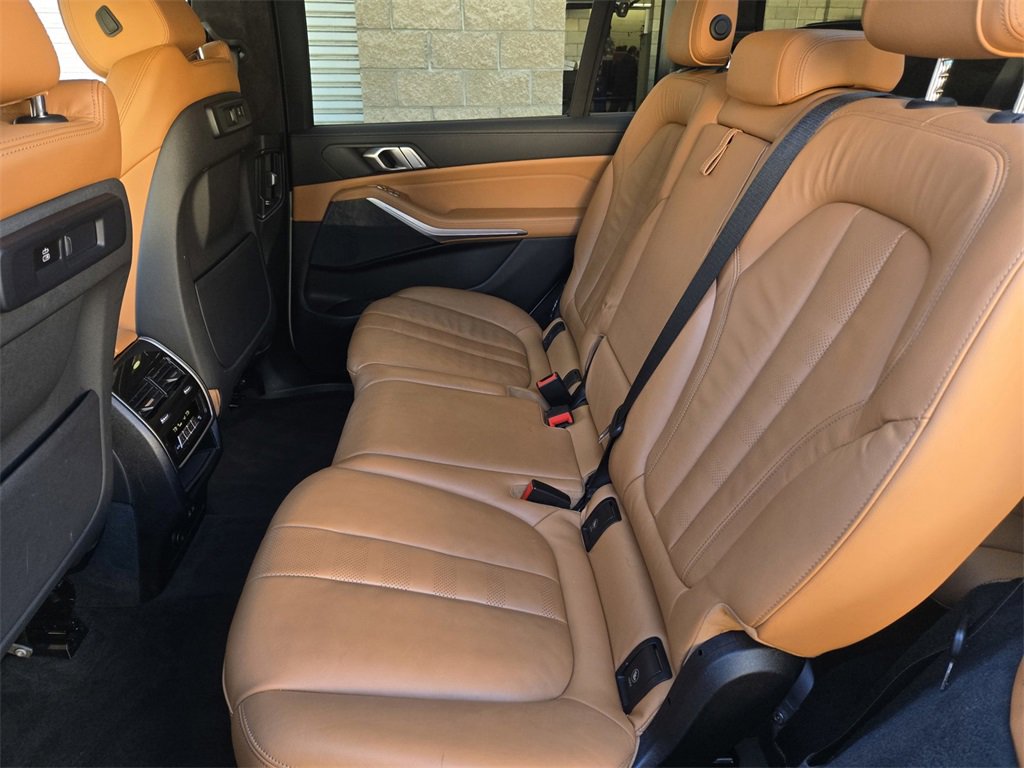Used 2022 BMW X7 xDrive40i w/ M Sport Package image 13